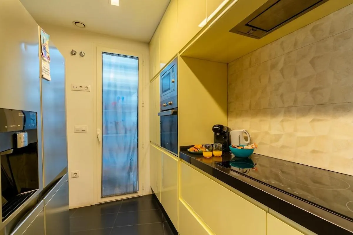 C2 Apartment With Terrace In The Arenal, Cathedral Seville Spain